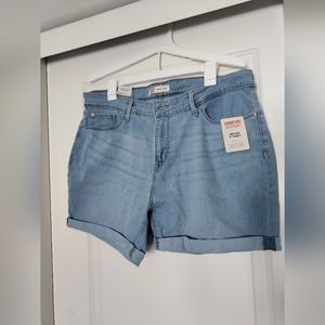⭐NWT Signature Levi Strauss Women's Shorts Size 16